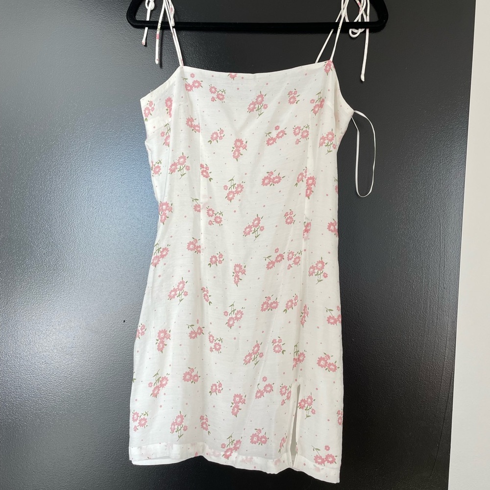 Floral white summer mini dress by Beginning boutique - Picture 3 of 3